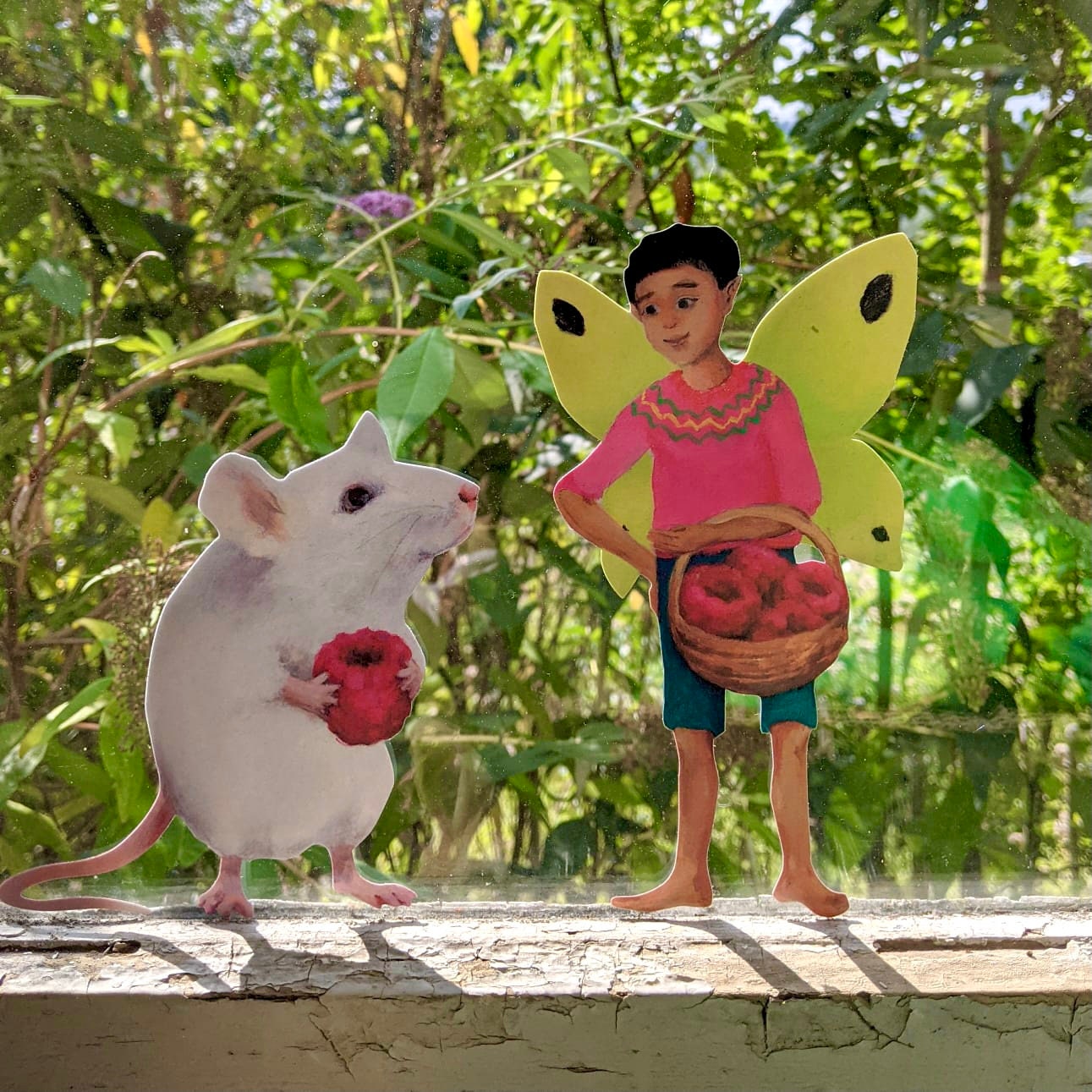 mouse and fairy sharing rasberries